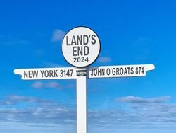Lands-End-fingerpost