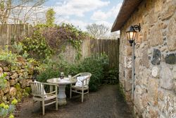 ring and thimble outside