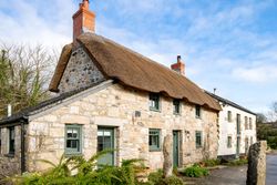 outside of ring and thimble thatched cottage