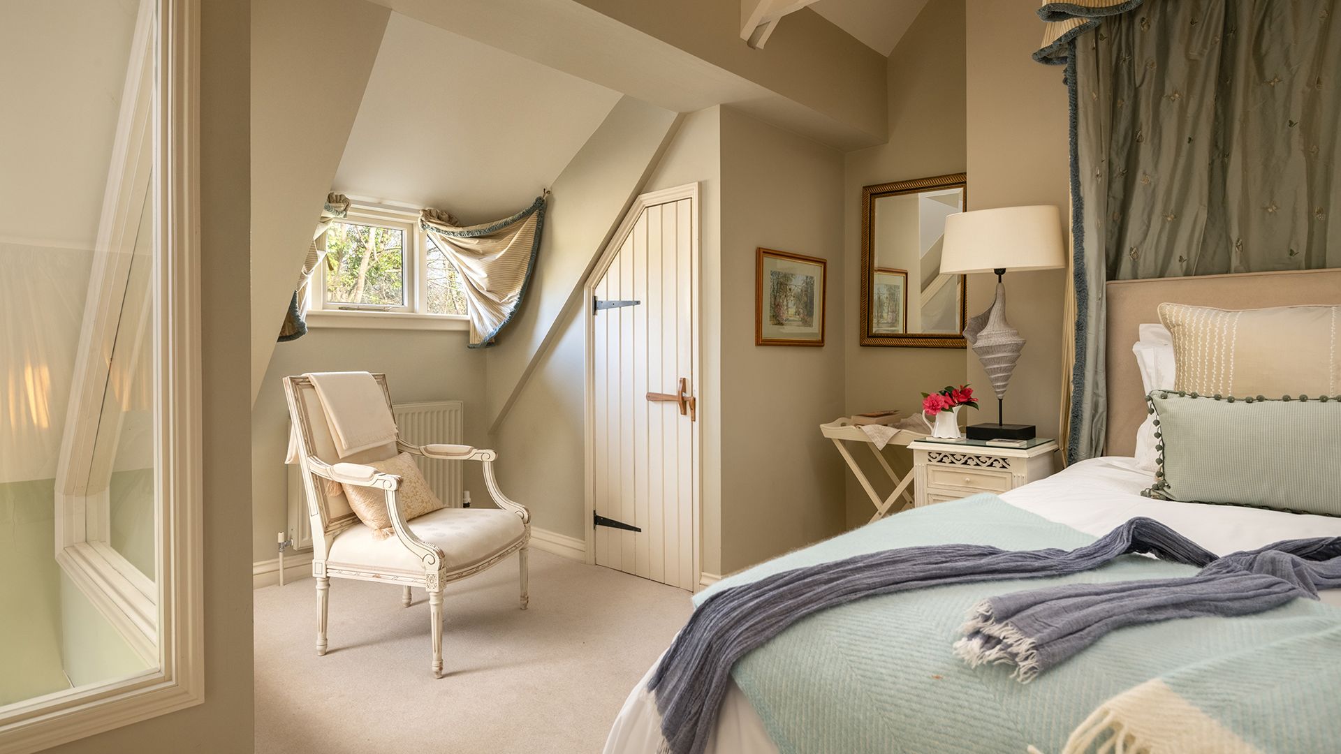 ring and thimble bedroom with beautiful soft furnishings