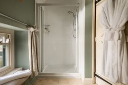 Ring and Thimble bathroom with large walk in shower