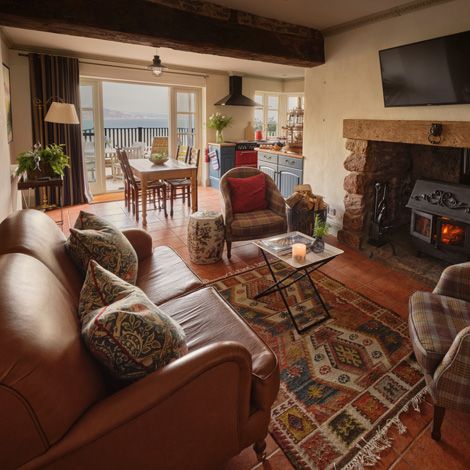 CaryArms_BayCottage_LivingRoom_395
