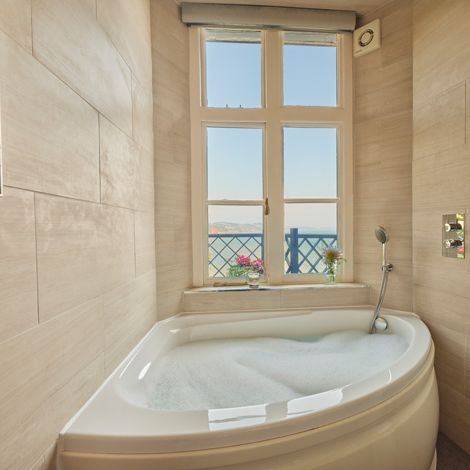 CaryArms_BayCottage_MasterBath_408_HDR