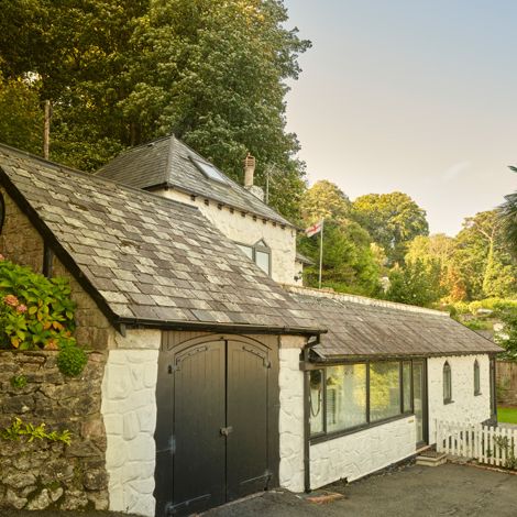 CaryArms_SmugglersCottage_Facade_070