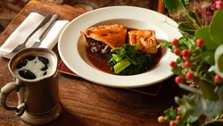 CaryArms_F&B_SteakAlePie_330