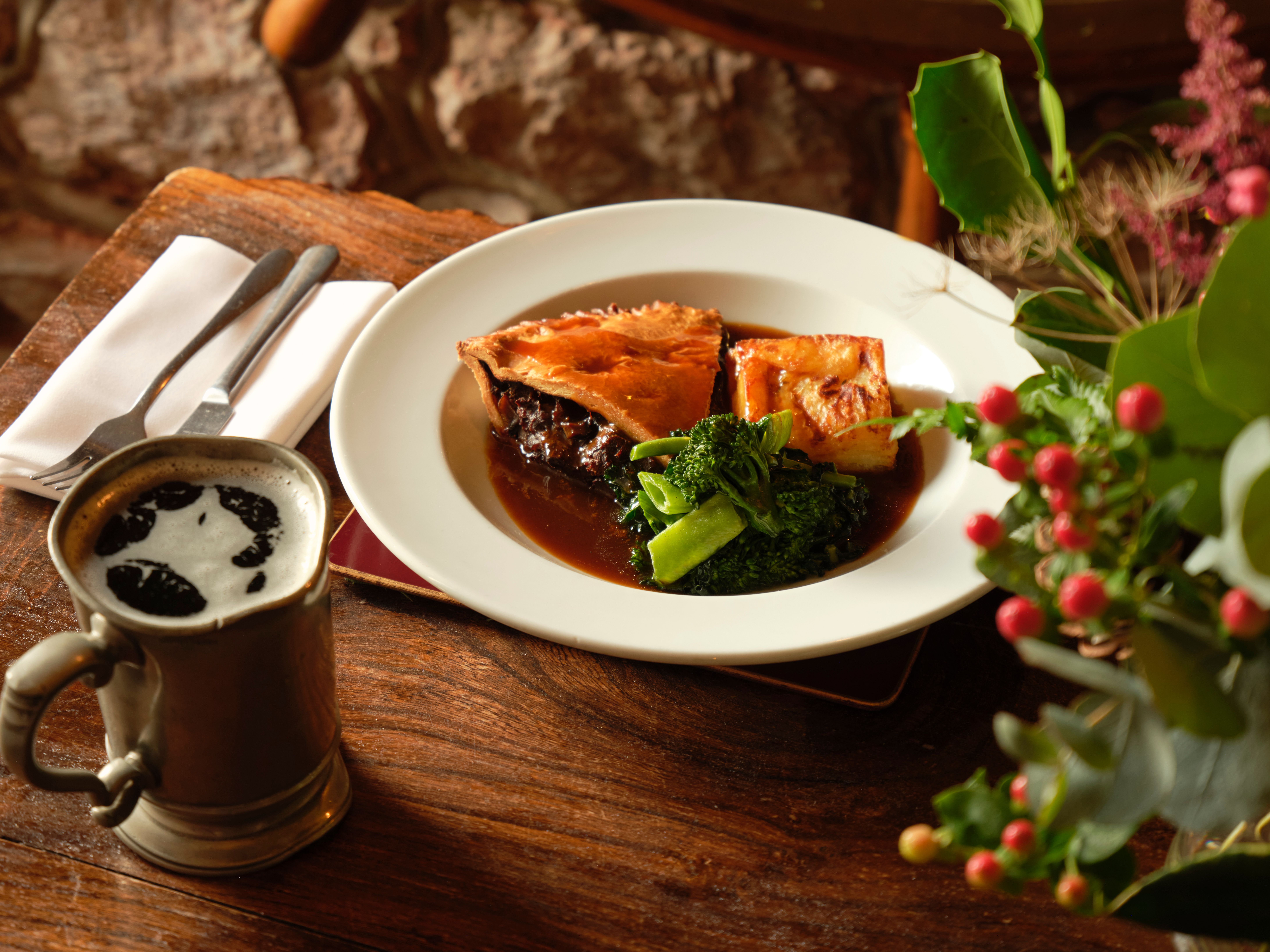 CaryArms_F&B_SteakAlePie_330