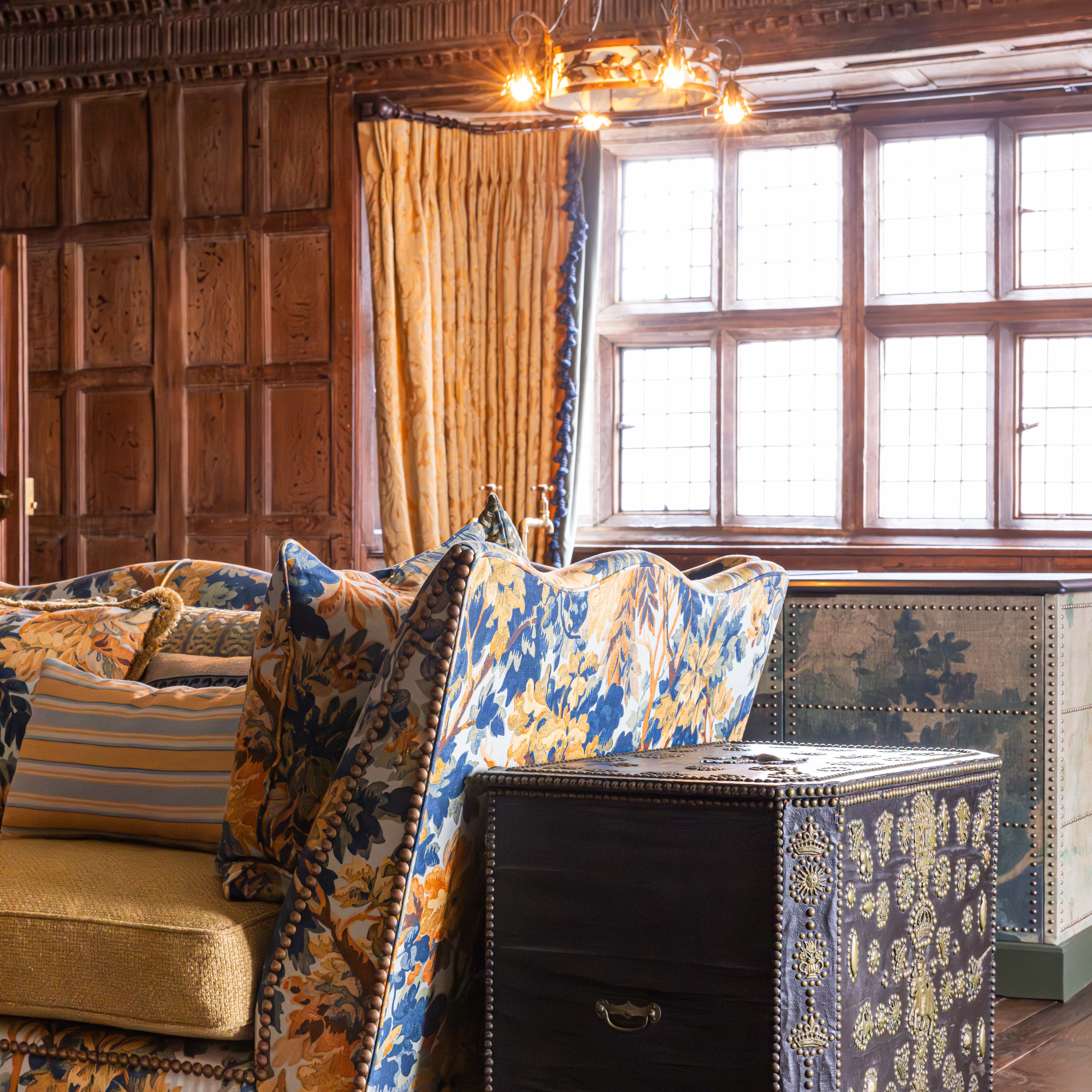 Prince Arthur lounge chest