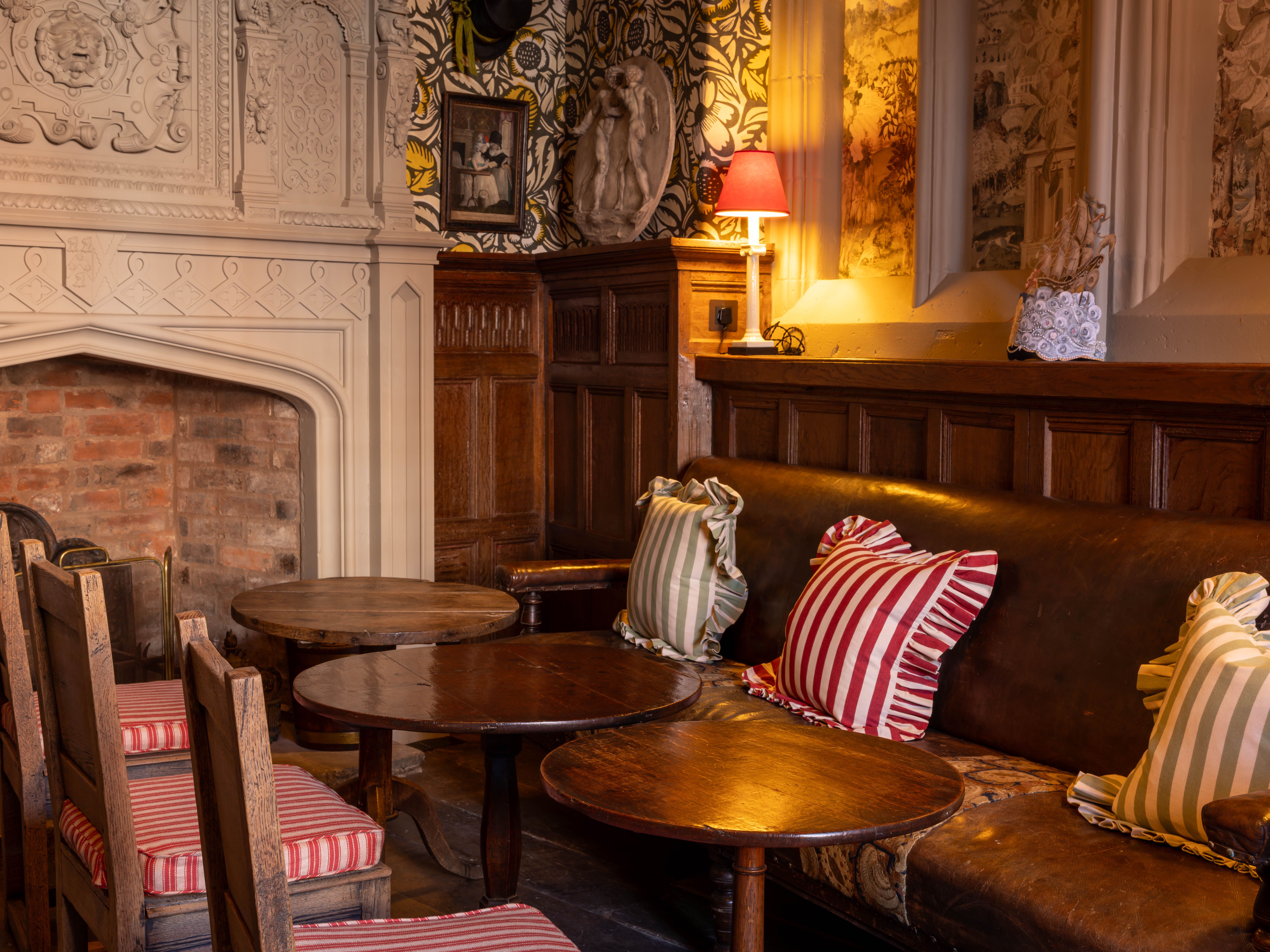 Snug sofa tables and chairs