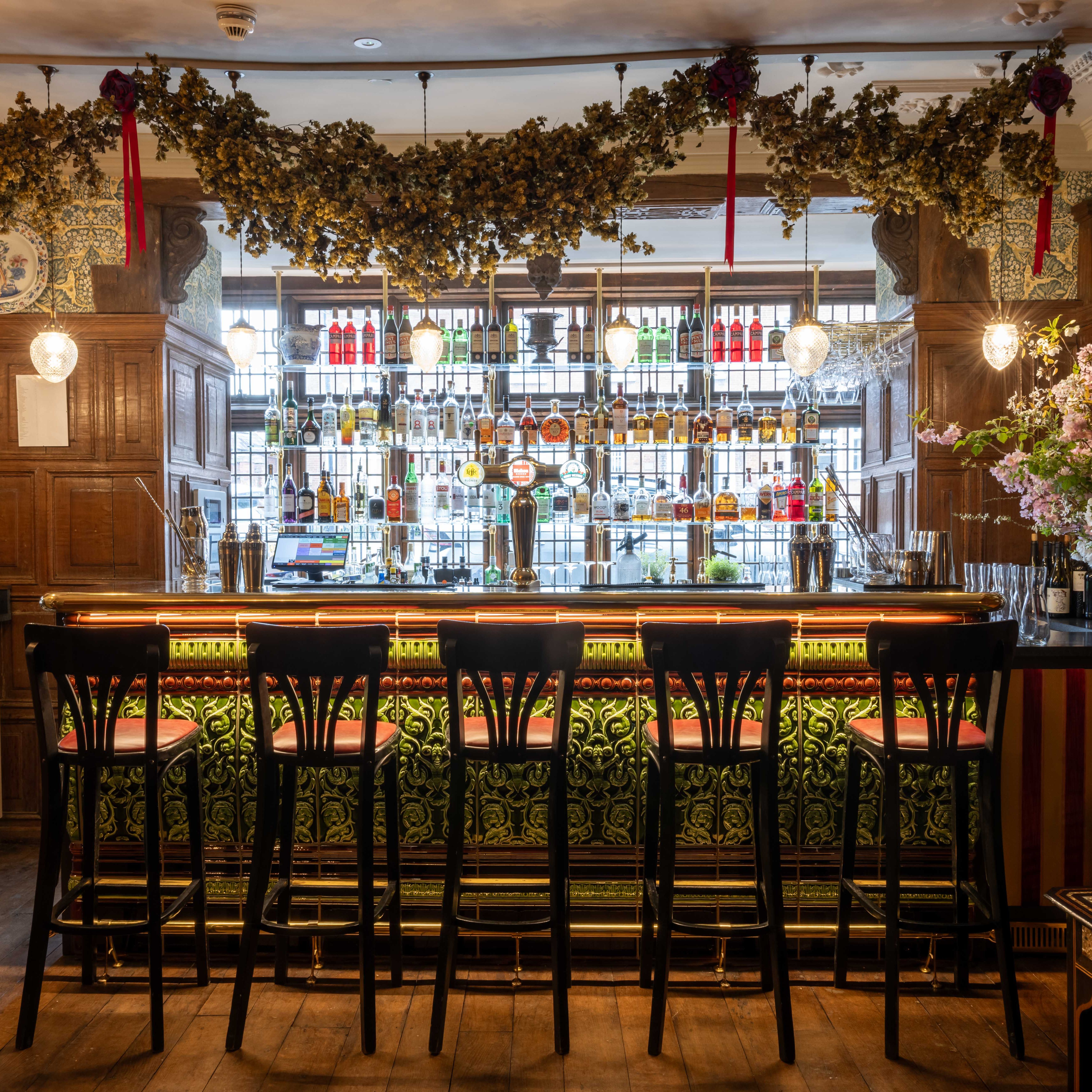 Harrys bar full view