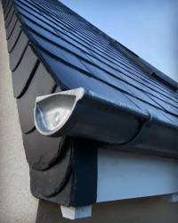 Fresh Guttering at Daymond Dr