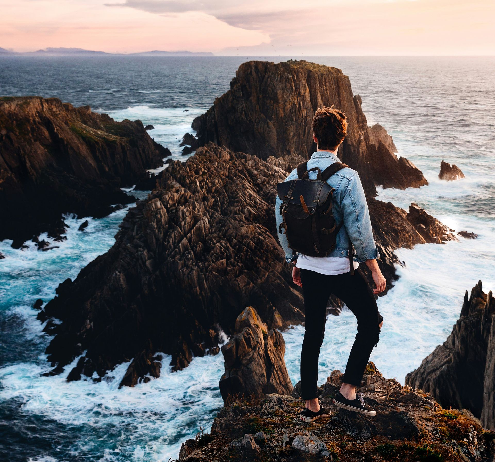daniel-jensen-tQpypKA92k8-unsplash