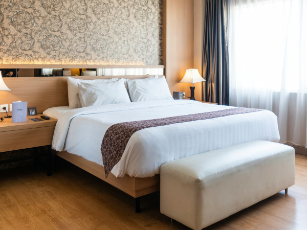 febrian-zakaria-gwV9eklemSg-unsplash