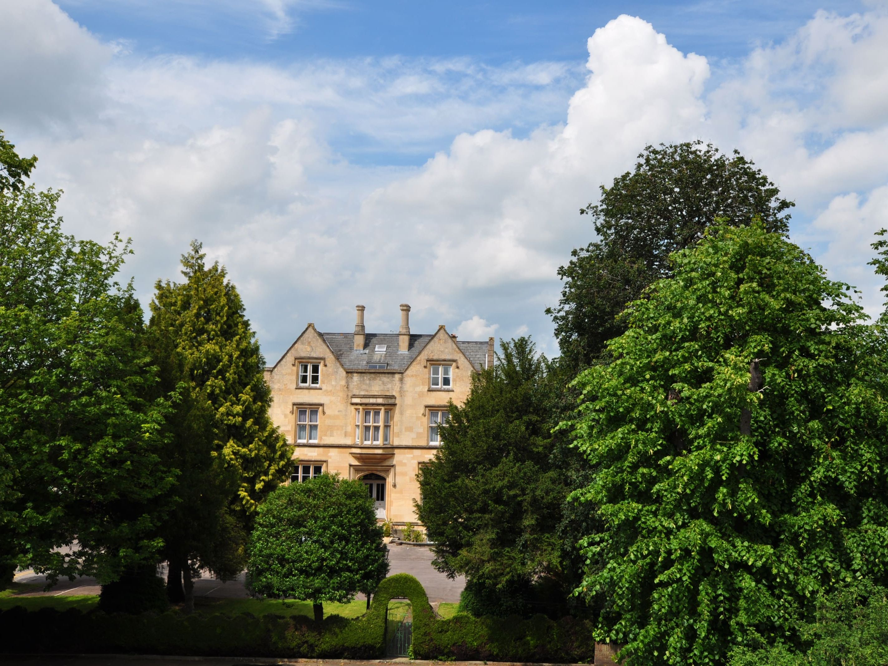 Cotswold Grange Hotel exterior