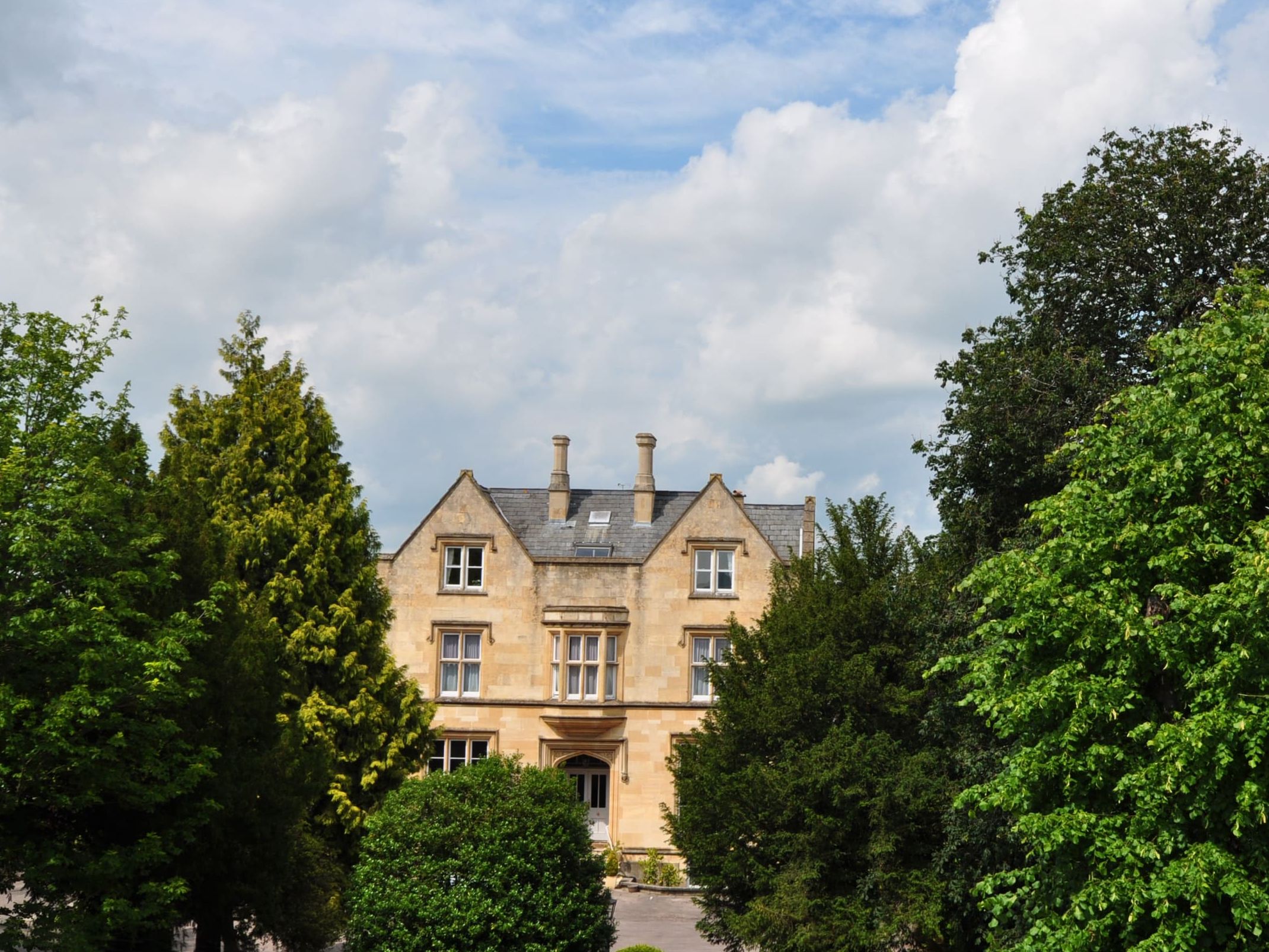 Cotswold Grange Hotel exterior