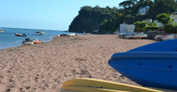Beach hut3