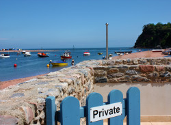 Beach Hut - Gate