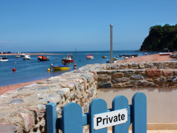Beach Hut - Gate