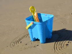 bucket-and-spade