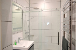 Ground floor shower - Copy