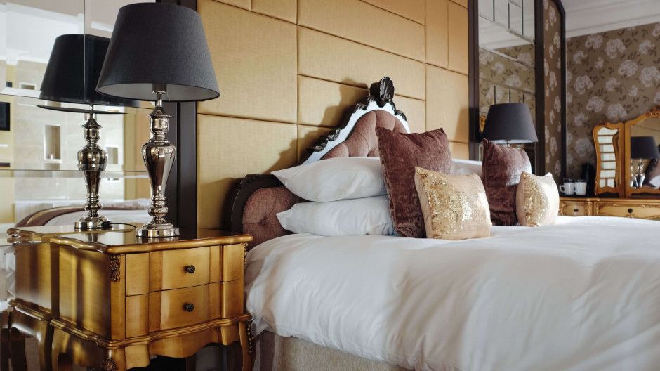 Honeymoon Suite