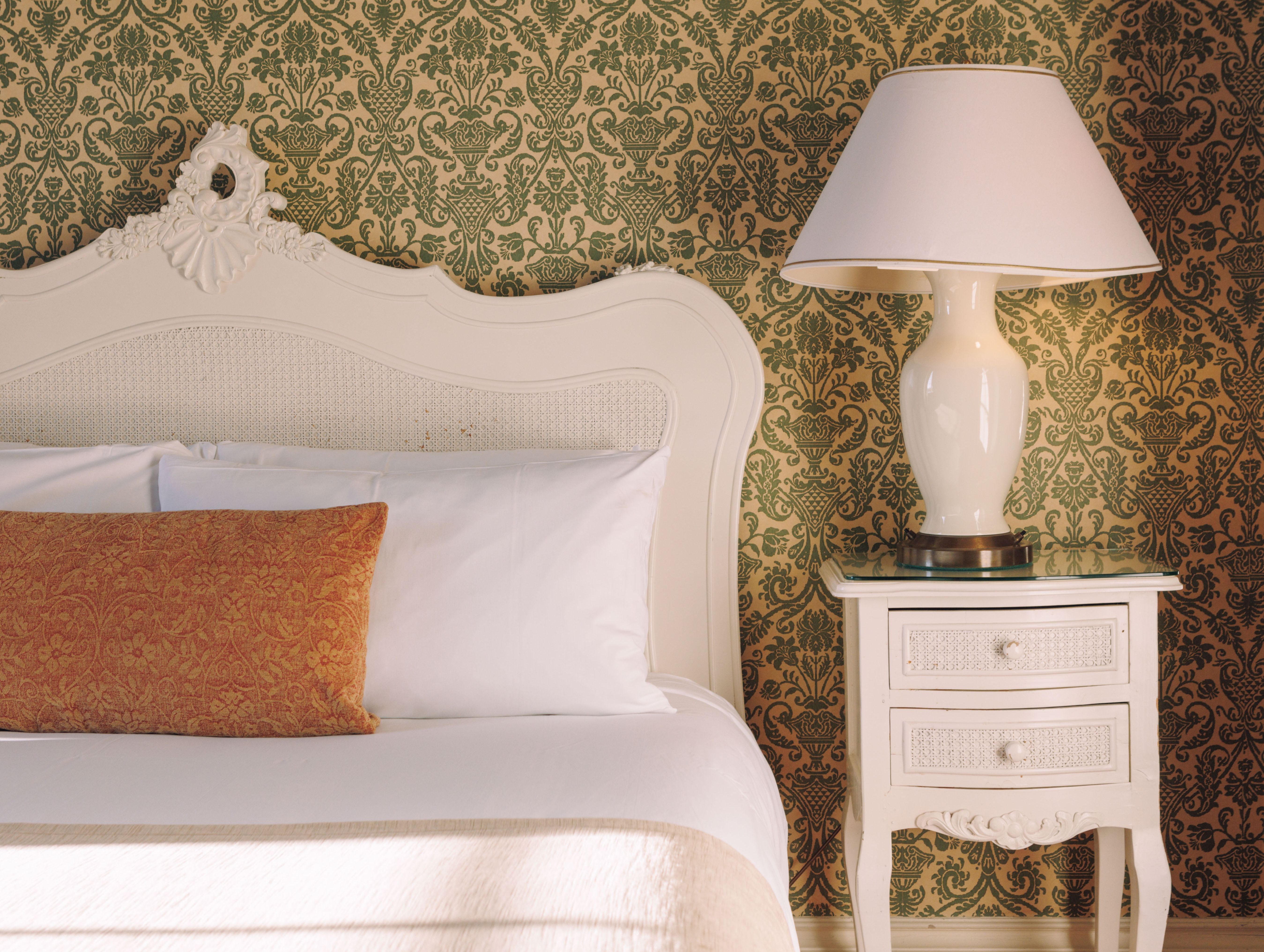 Room 1_Donnington Grove_003