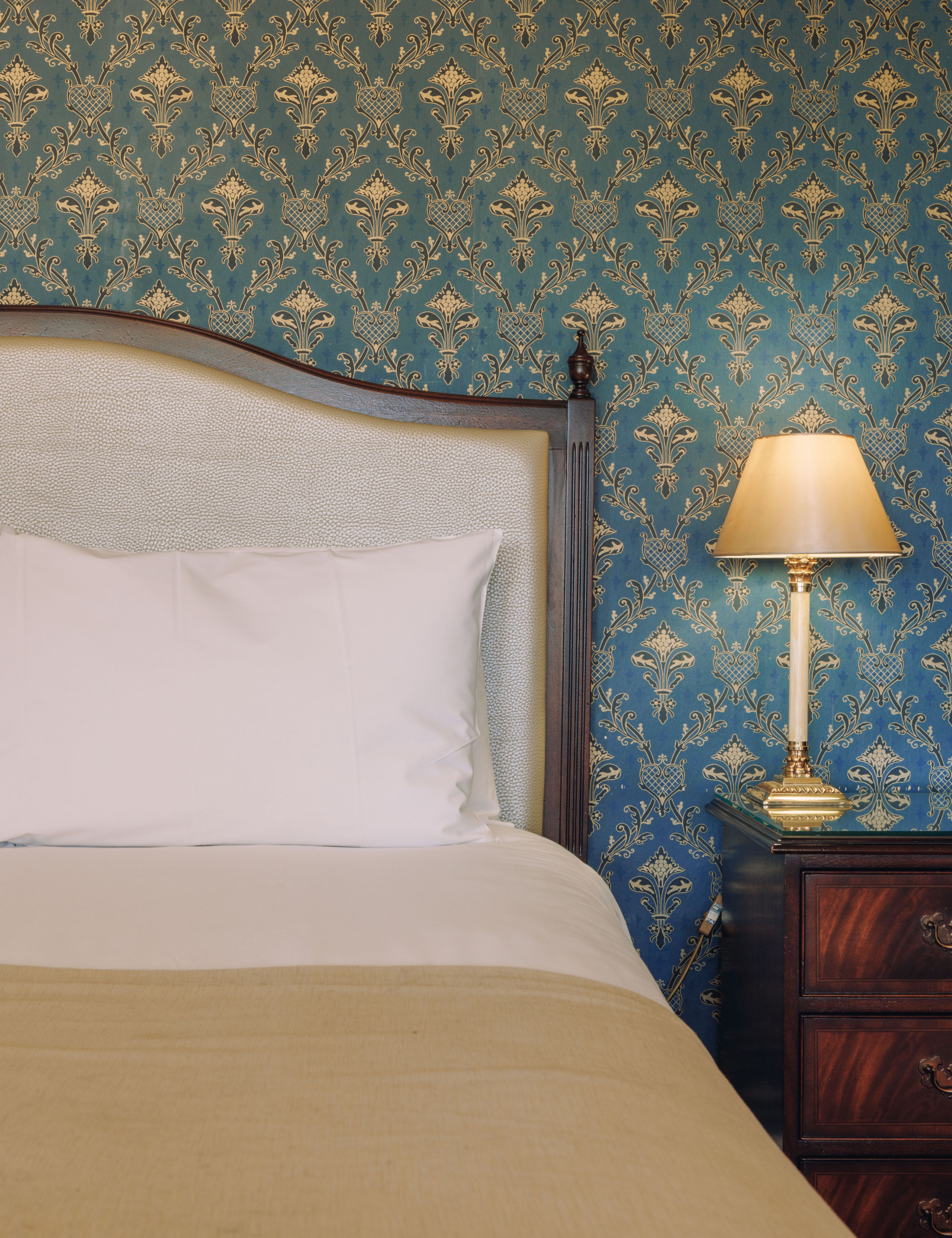 Room 2_Donnington Grove_112