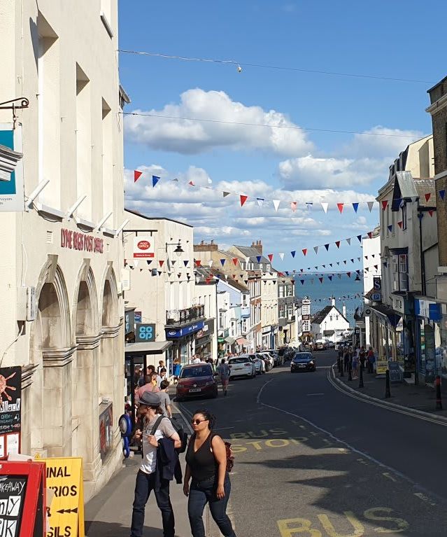broad-street-shopping