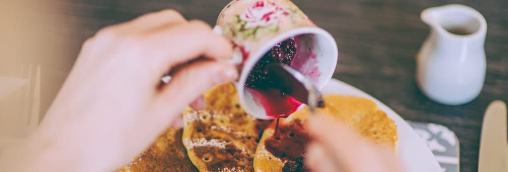 pancakes and berries