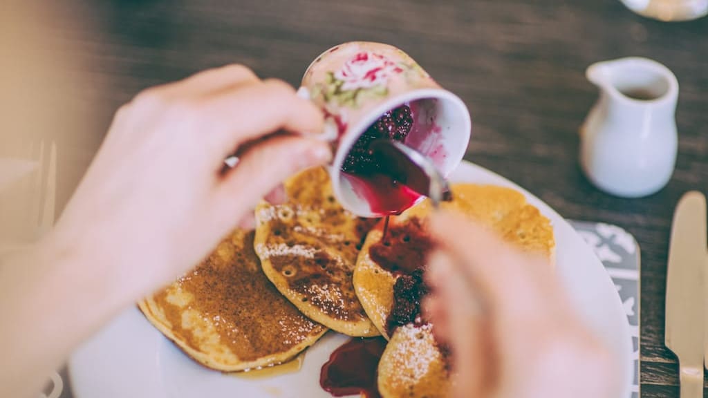 pancakes and berries