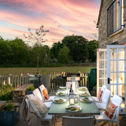 Dine alfresco at The Chestnuts