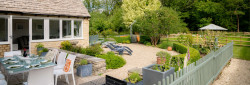 The Chestnuts rear garden