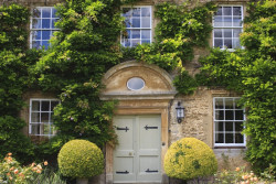 Lechlade House