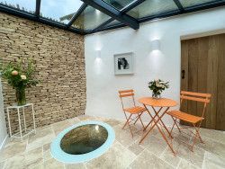 Culls Cottage atrium and well