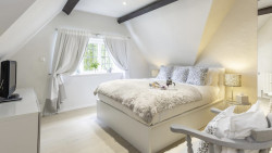 Culls Cottage master bedroom
