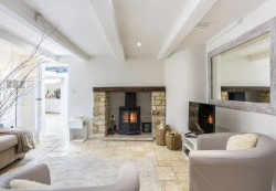 Culls cottage lounge