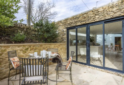 Culls cottage kitchen patio