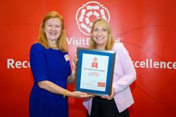 AA Rose Awards Culls Cottage – Eco Chic Cottages in Southrop, Gloucestershire