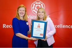 AA Rose Awards Culls Cottage – Eco Chic Cottages in Southrop, Gloucestershire