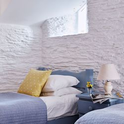 Twin bedroom with two single beds