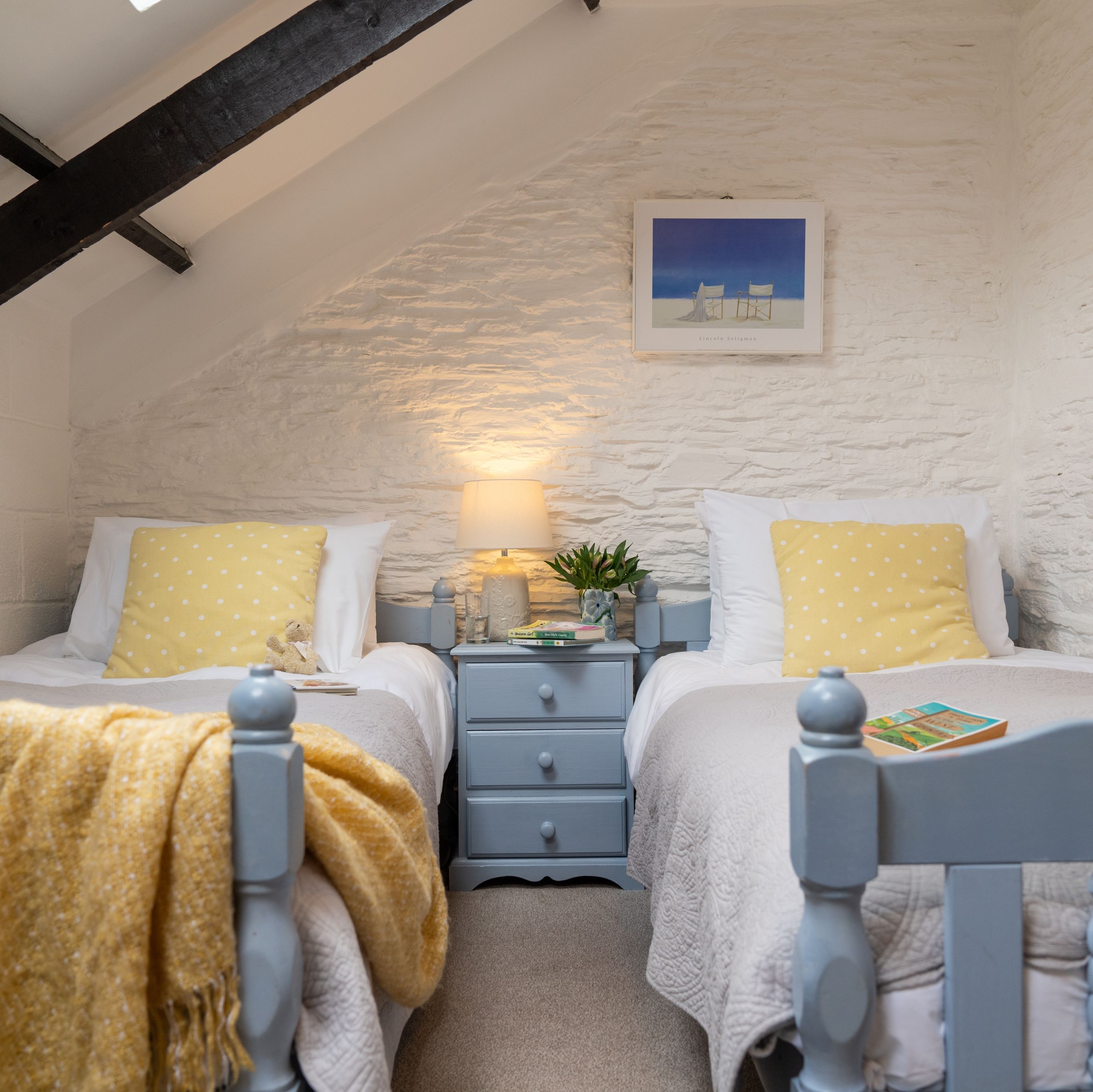 Granary twin room with 2 single beds