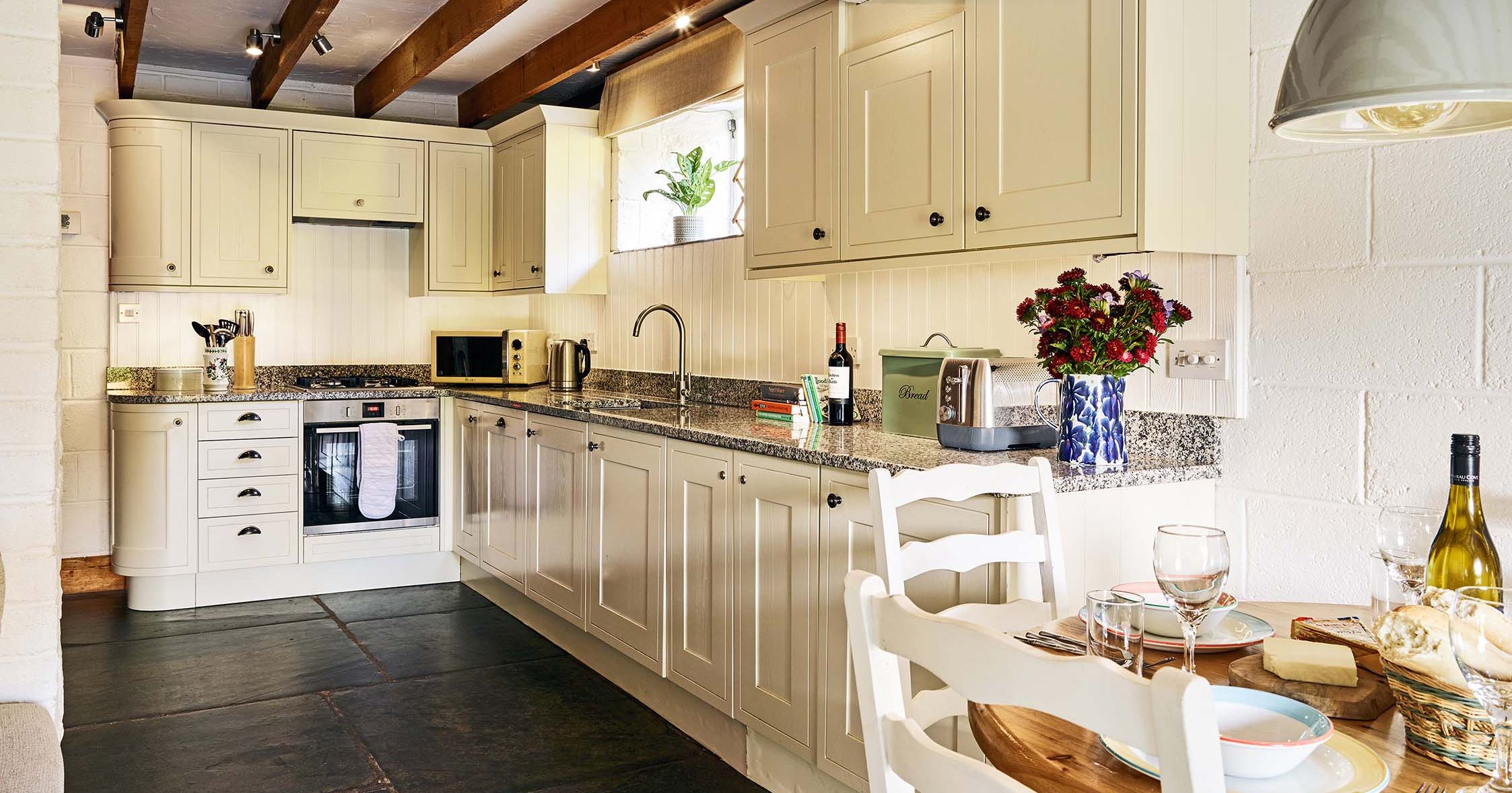 Quarry dining to kitchen