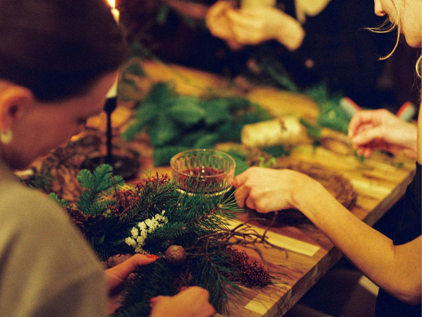 Ben's Farm Shop Wreath making with Rose Cottage