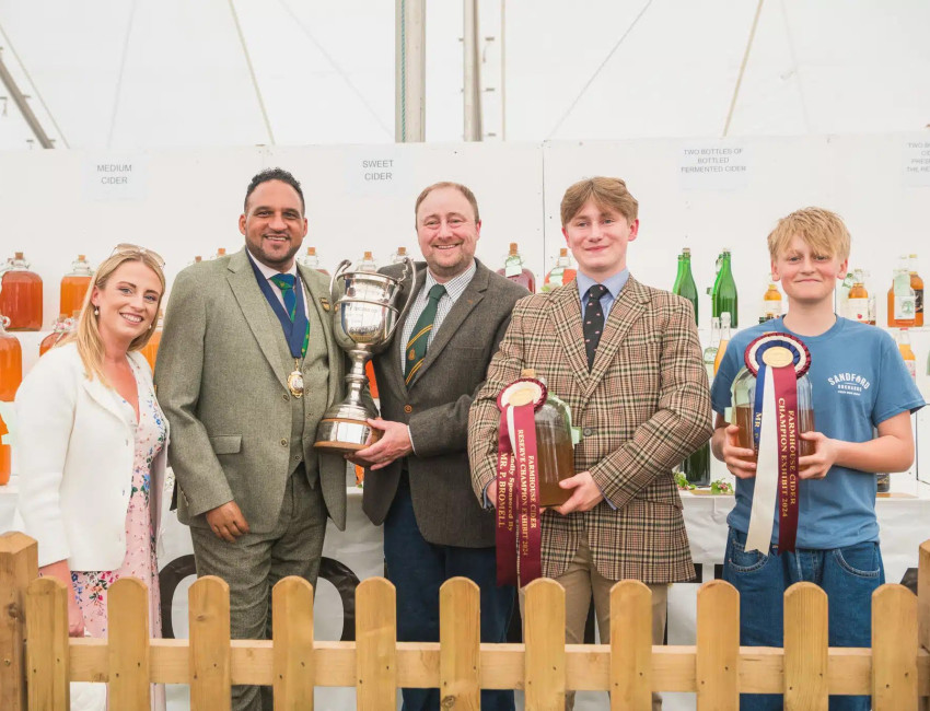 L-to-R-Pippa-Whiteley-Michael-Caines-MBE-Sandford-Orchards-Barny-Butterfield-and-sons-Elliott-and-Alfiejpg