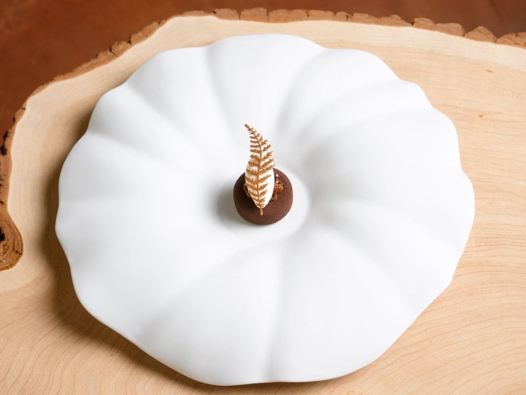 Boringdon CHOCOLATE-Nicolas_Berger-pistachio_acleaf_summer26-18 - Medium