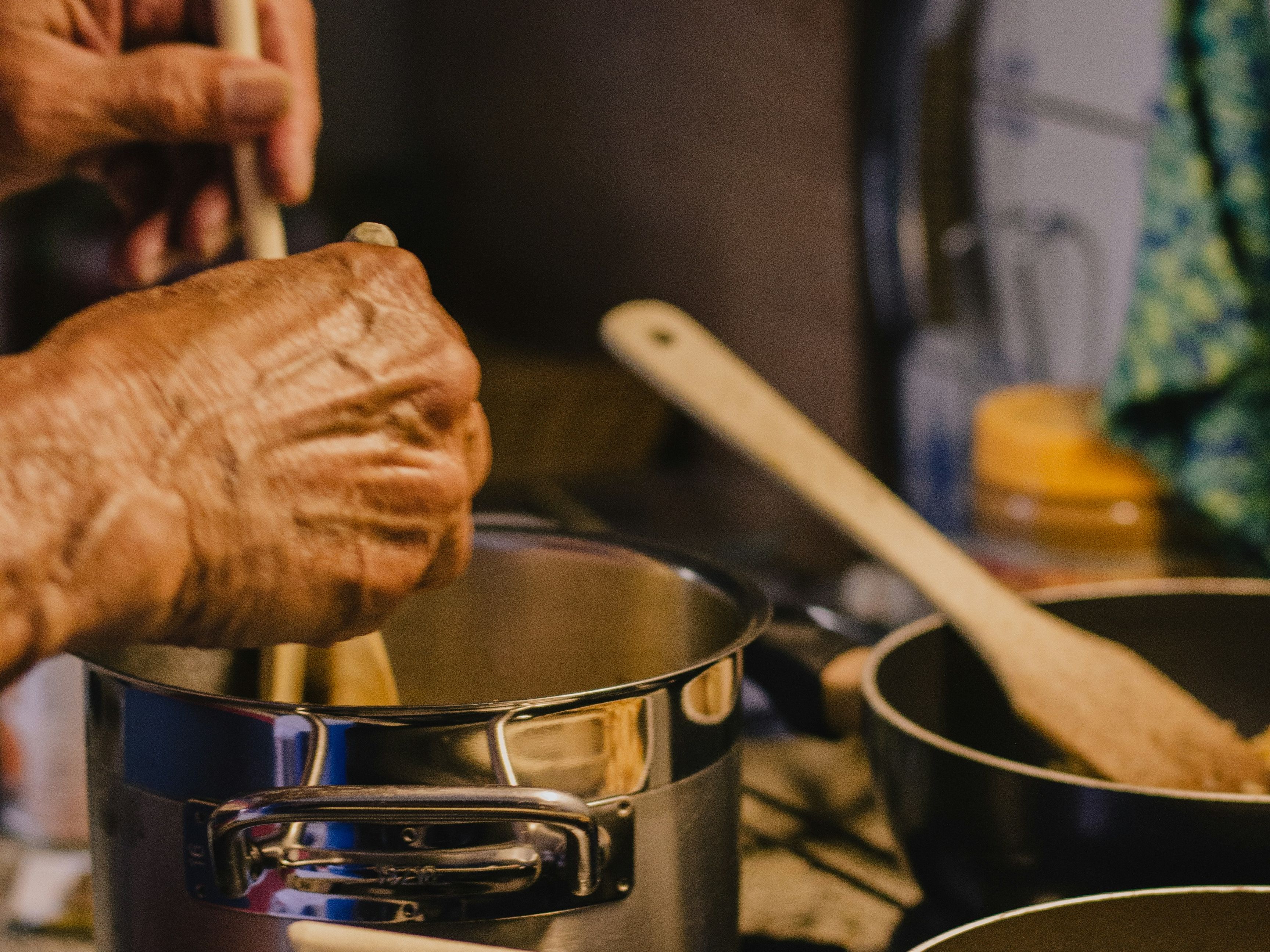 cooking at a hob, store cupboard ingredients loes-klinker-T5VHI-Pj2NQ-unsplash