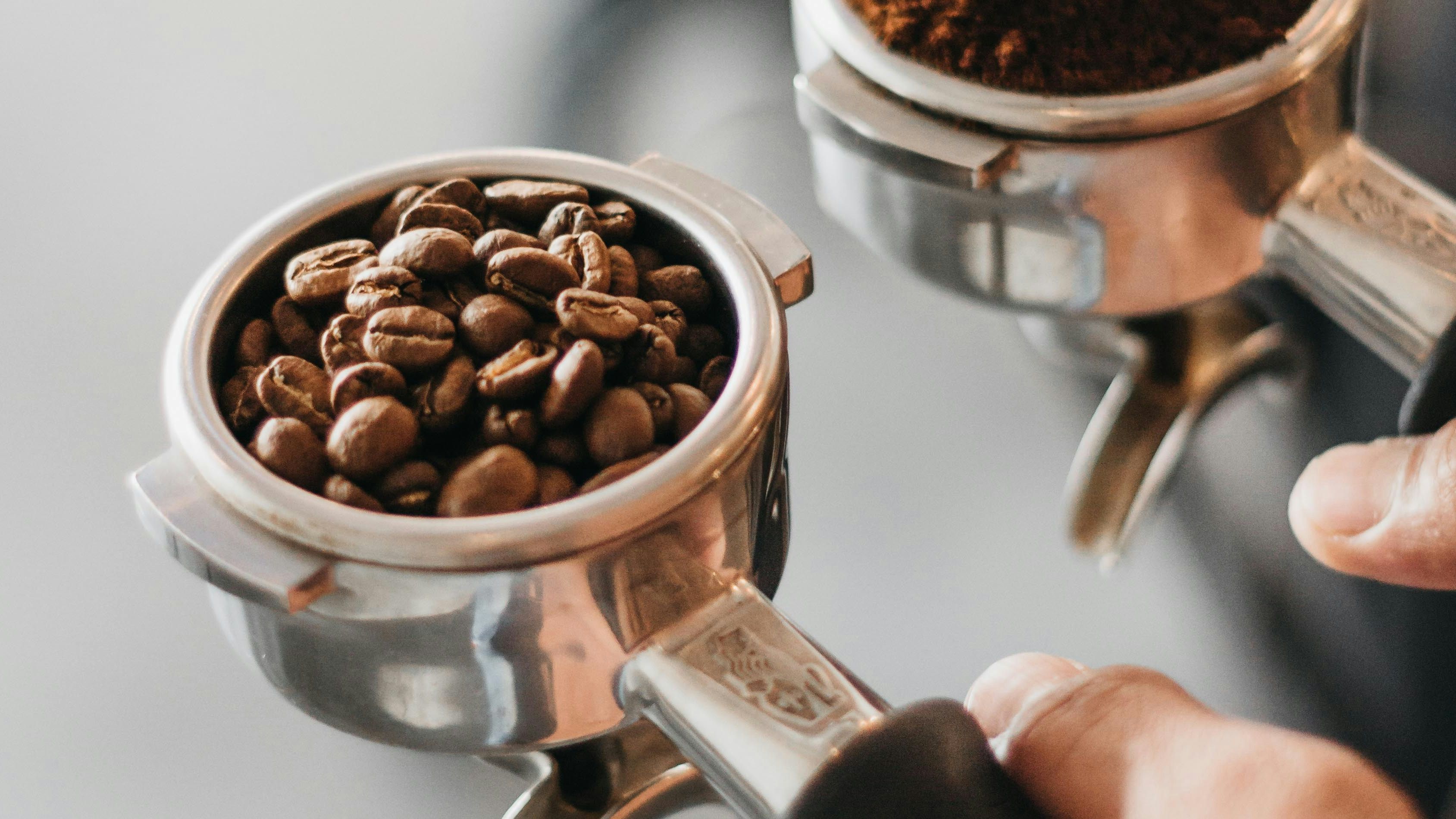 coffee roaster image zarak-khan-69ilqMz0p1s-unsplash