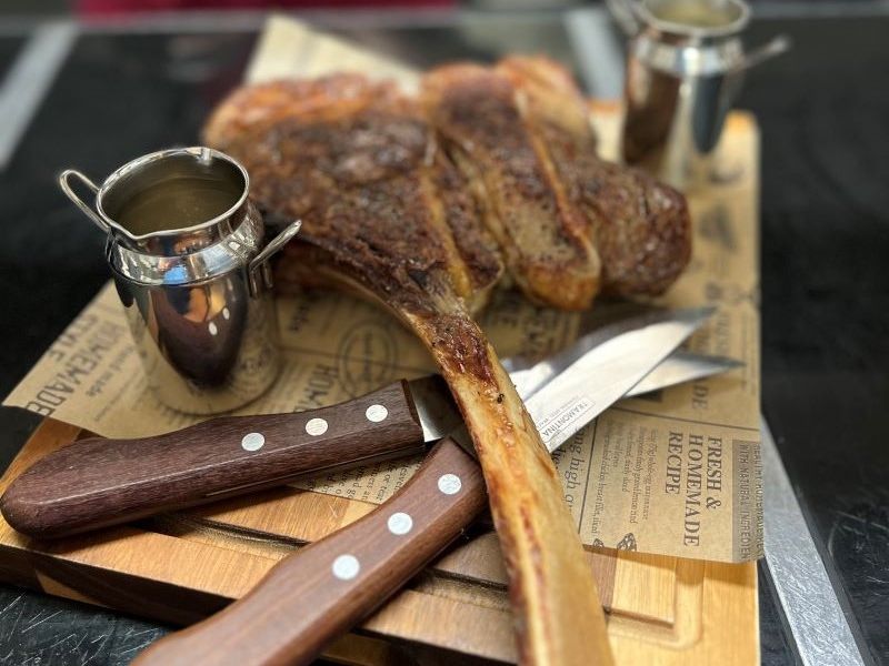 Tomahawk Steak Mitre Inn