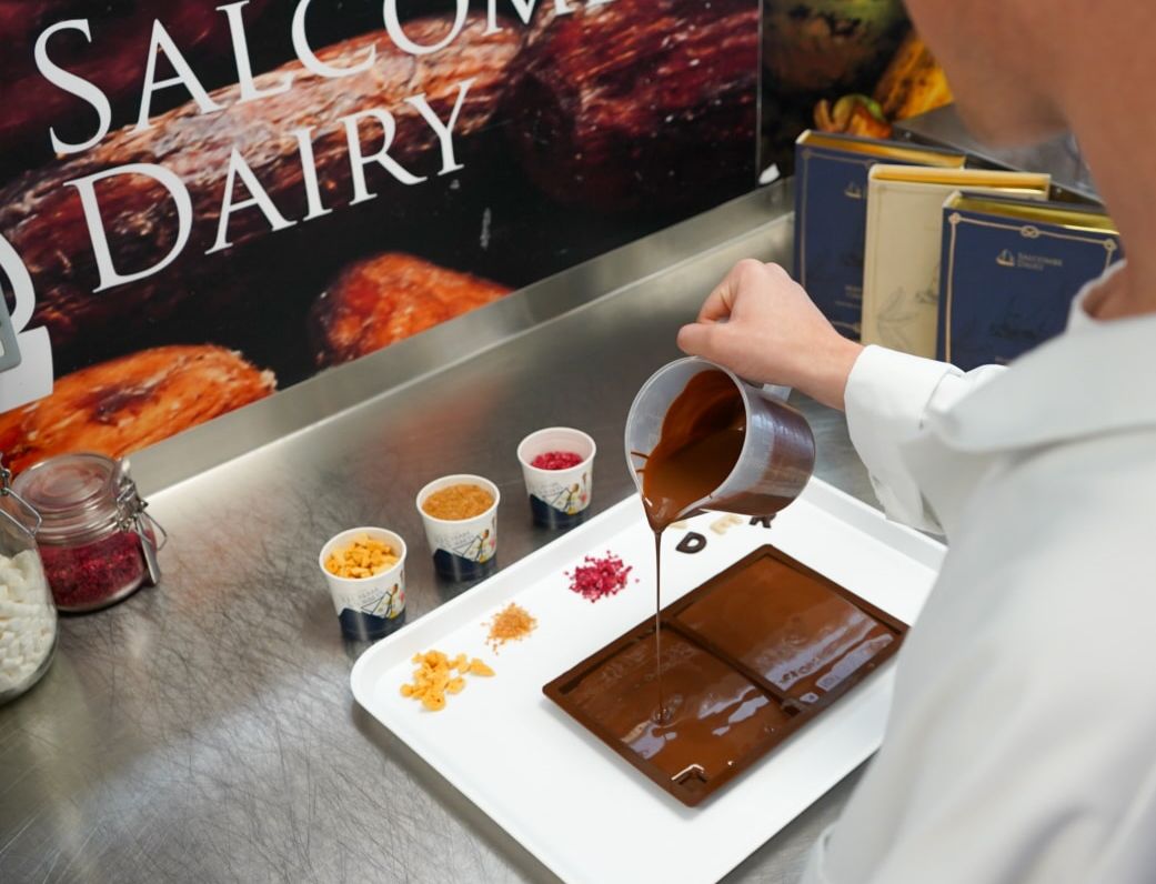 Chocolate-Pouring-1-