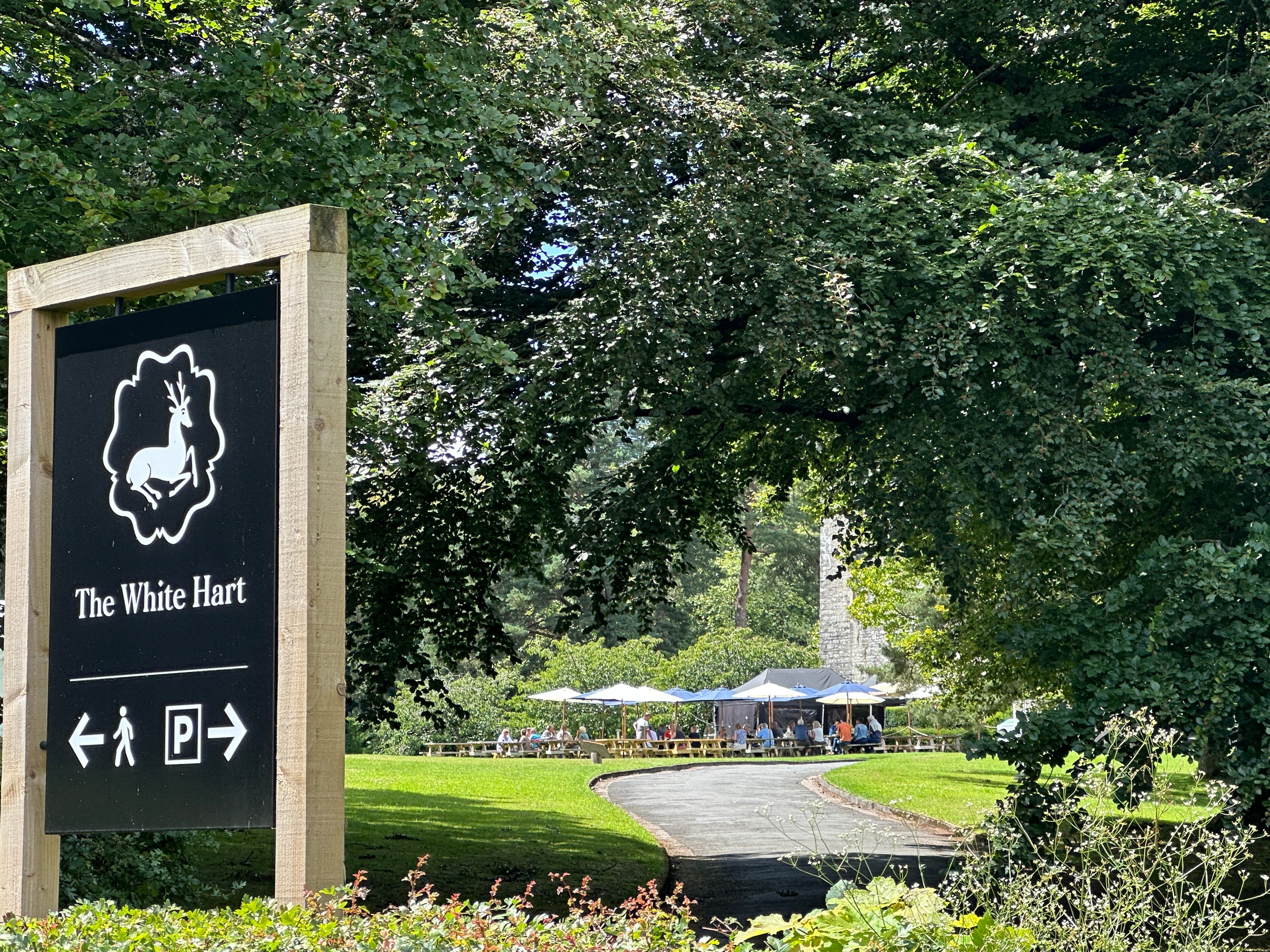 White Hart al fresco dining
