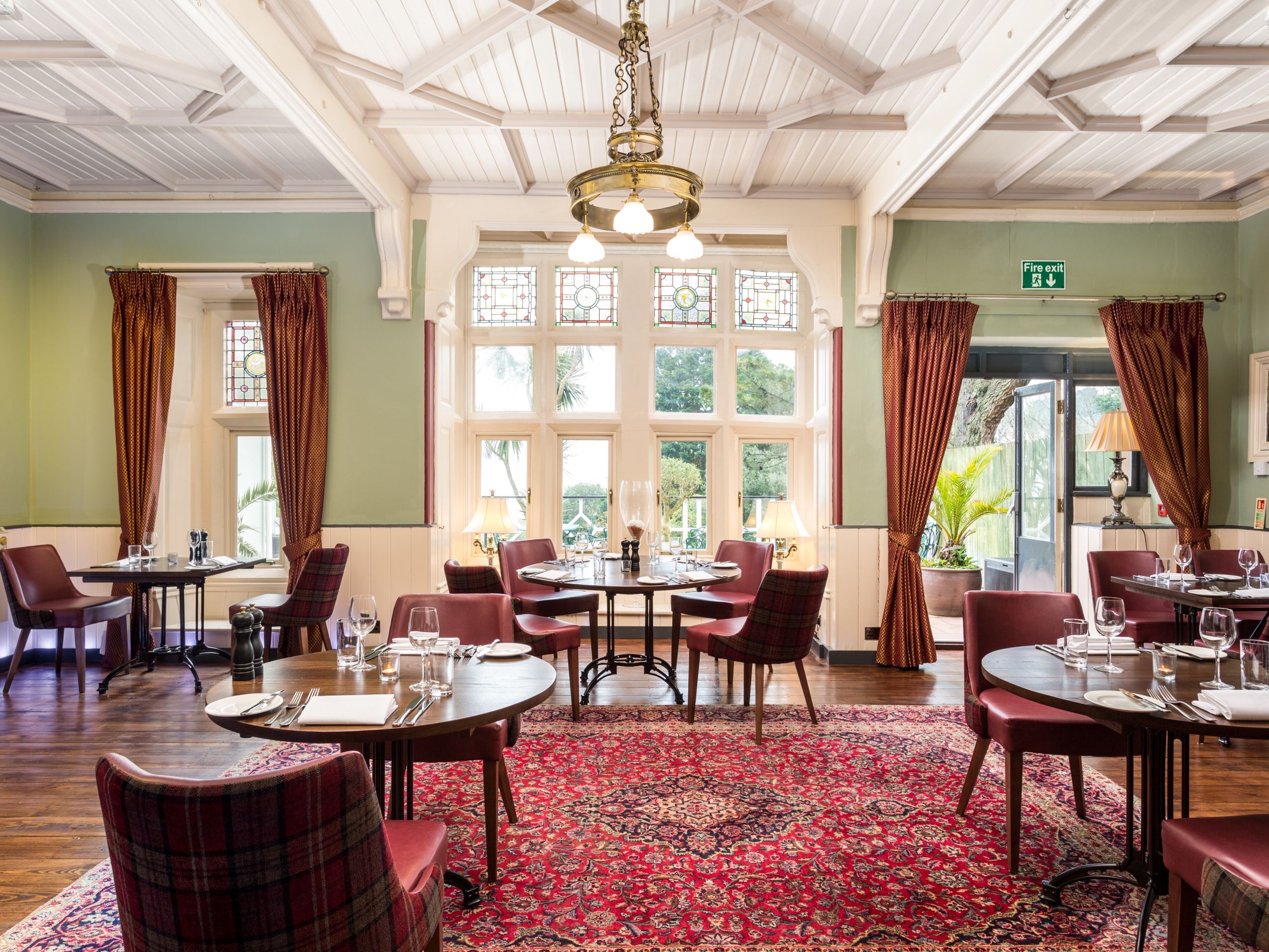 Orestone Manor dining room